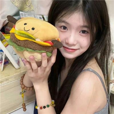 群居姐妹 封面